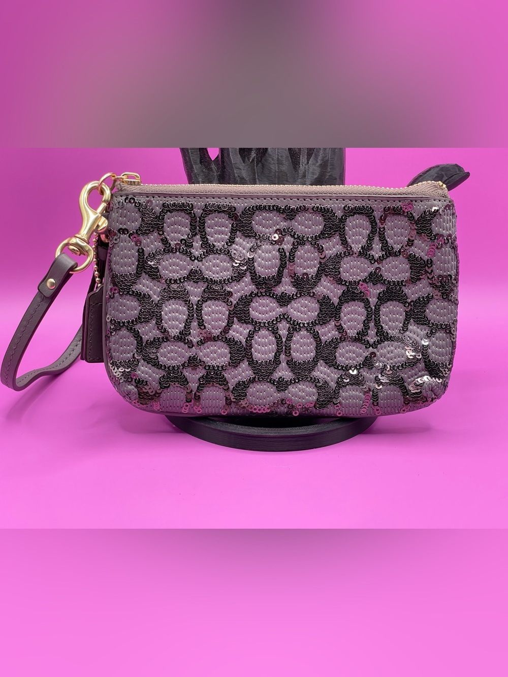 Coach Vintage NWT Grey Sequin-Embellished Wristlet Clutch No Call Outs - Picture 2 of 8